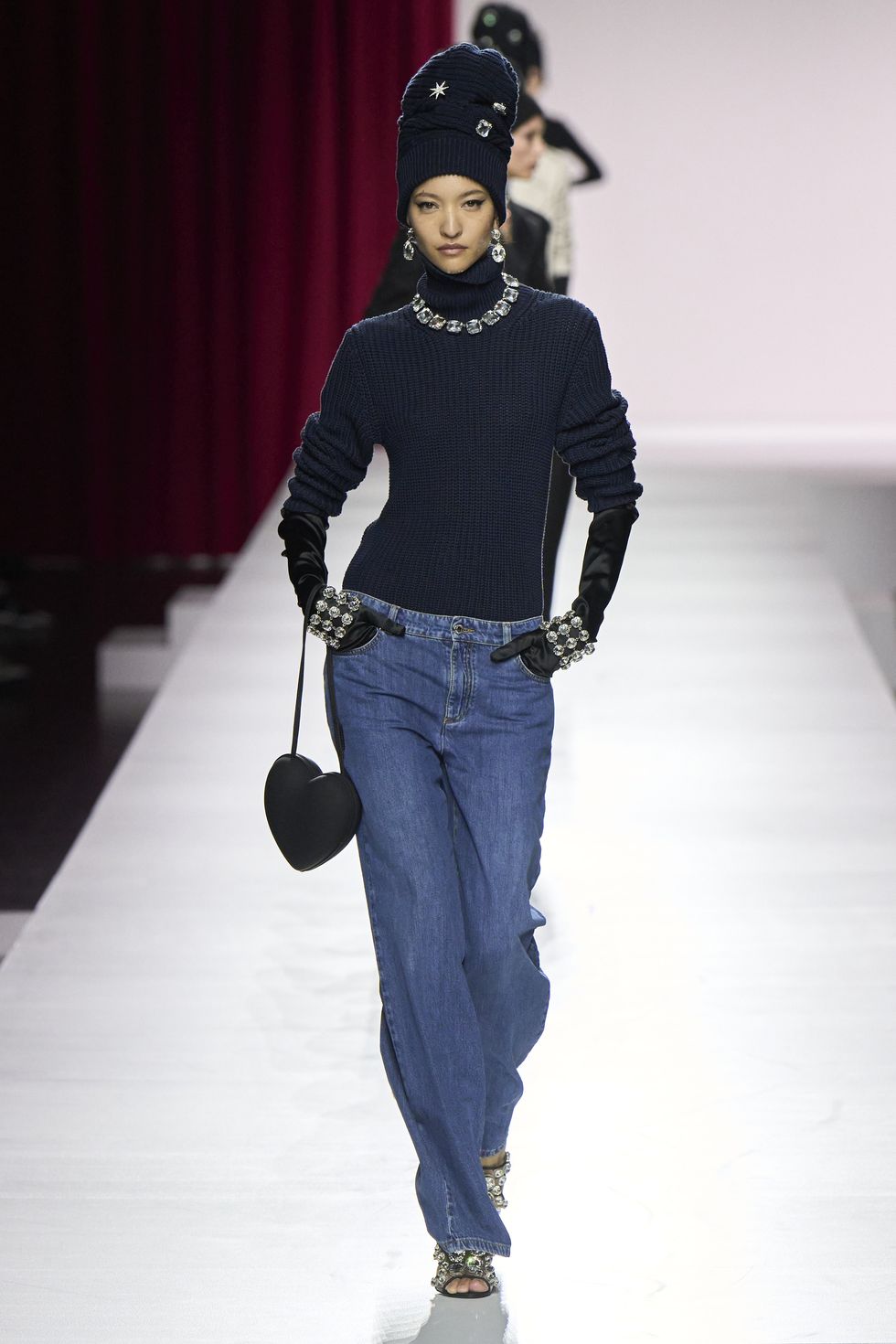 MOSCHINO PRIMAVERA ESTATE 2024 SFILATA MFW | LIFE&PEOPLE MAGAZINE