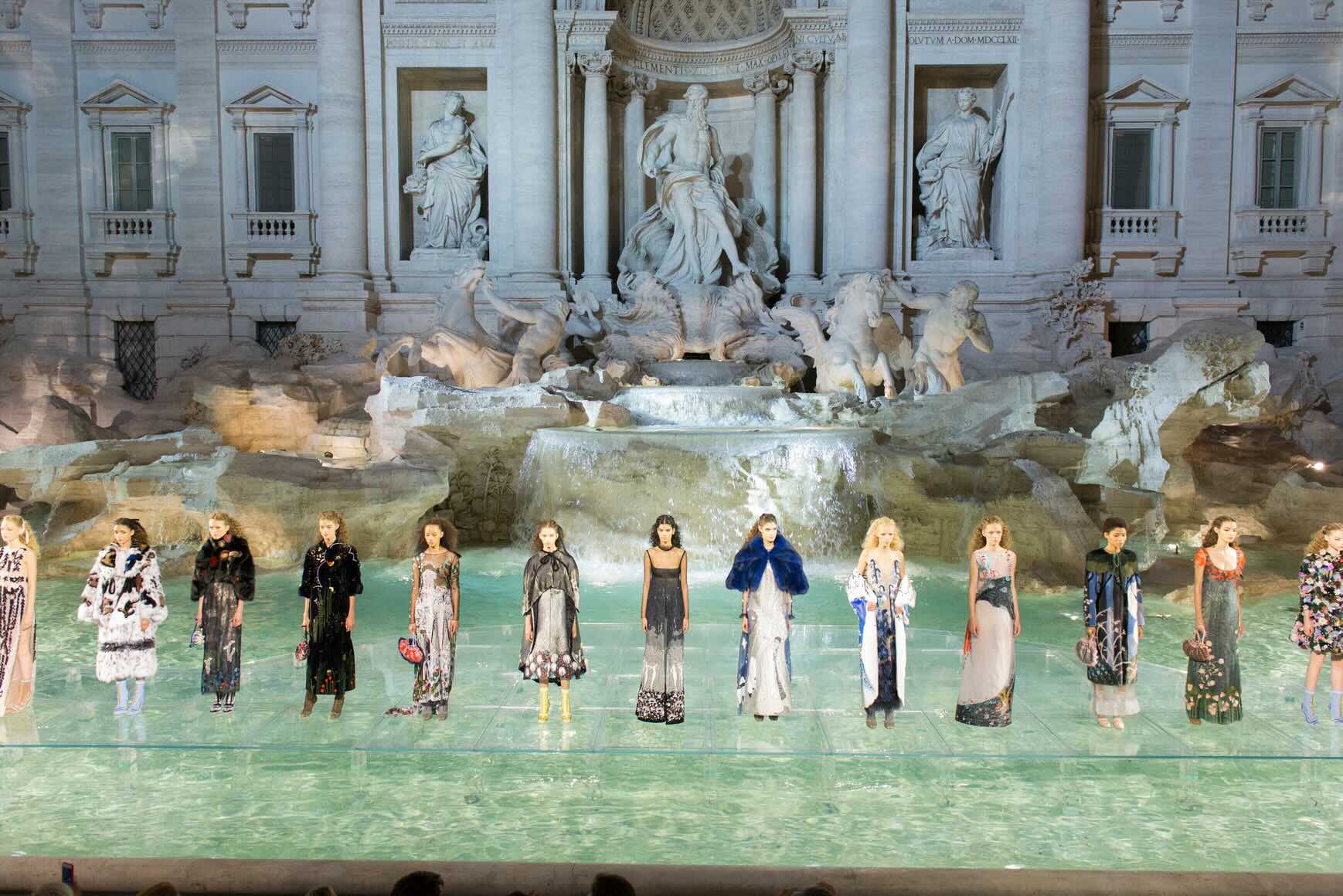 cosa sono cruise sfilate - Fendi 2016 fontana di trevi - life&people magazine