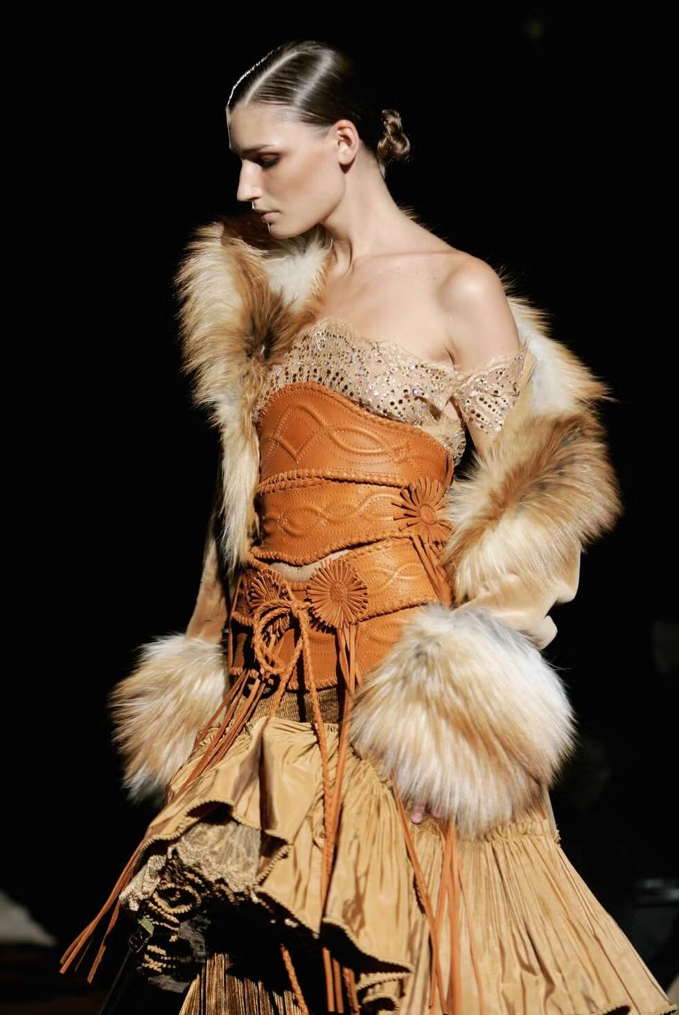 Gianfranco Ferrè fw 2000 - Life&People Magazine