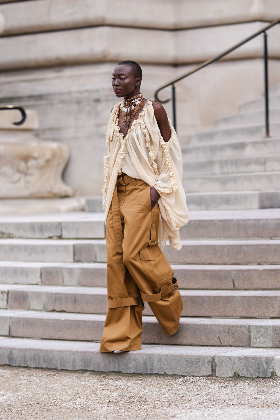 tendenze moda pantaloni cargo Bohemienne style model Amina - Life&People Magazine