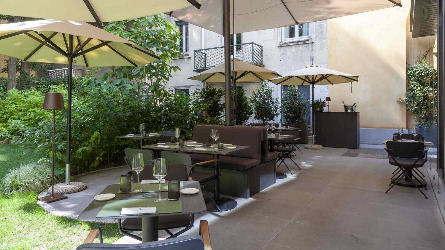 dehor Andrea Aprea - Life&People Magazine