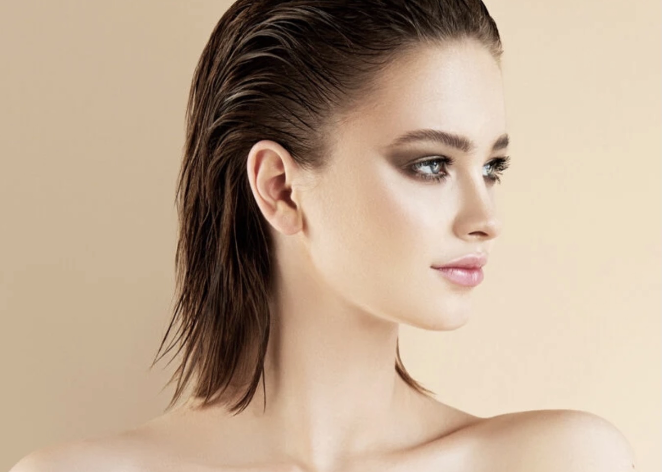 Effetto wet nel beauty look - Life&People Magazine