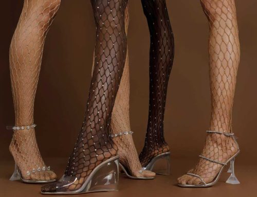 I sandali nudi: le scarpe leggere e invisibili che riscrivono la seduzione estiva