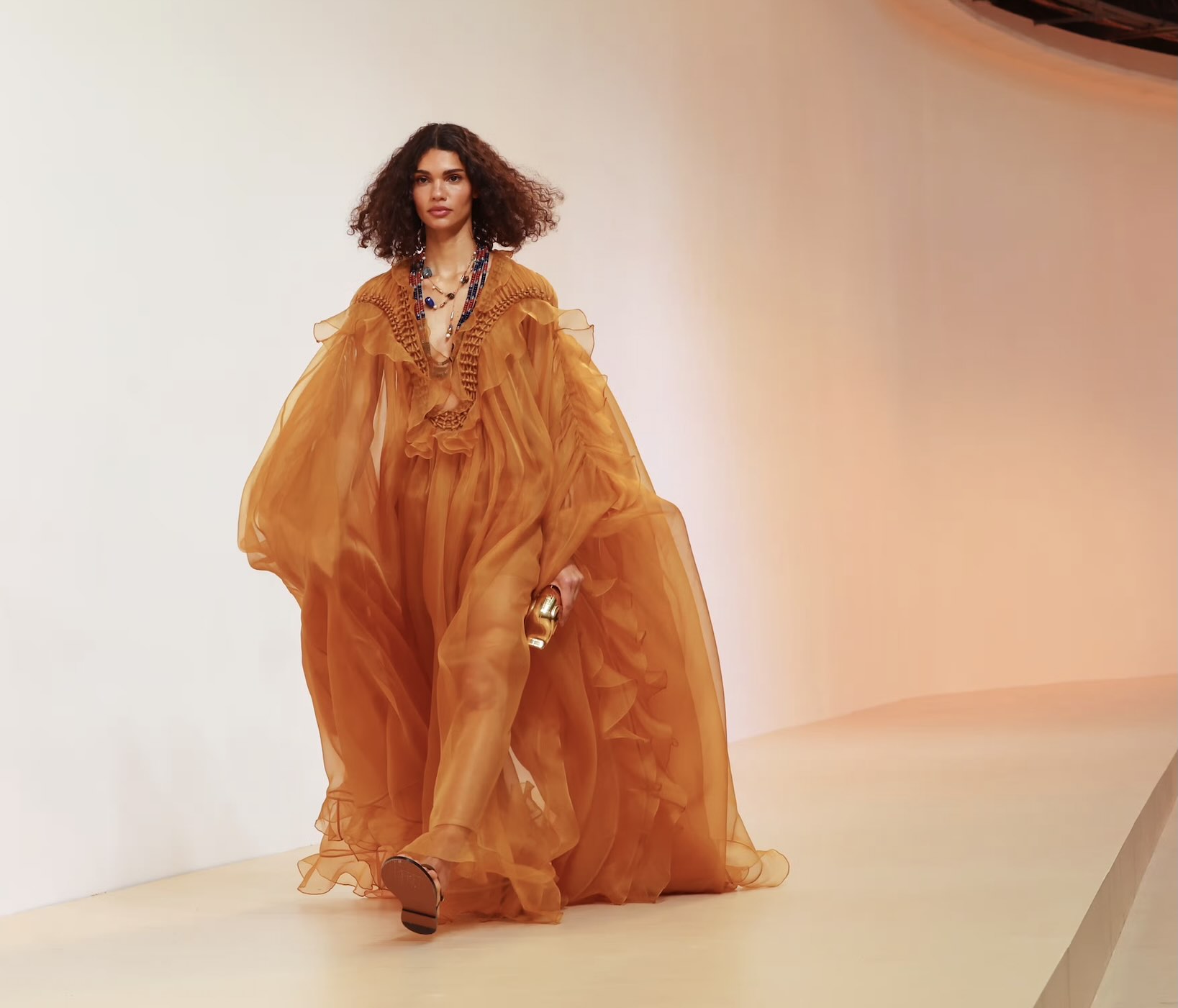 sunset skin Sfilata Zimmermann SS 2025 - Life&People Mazine