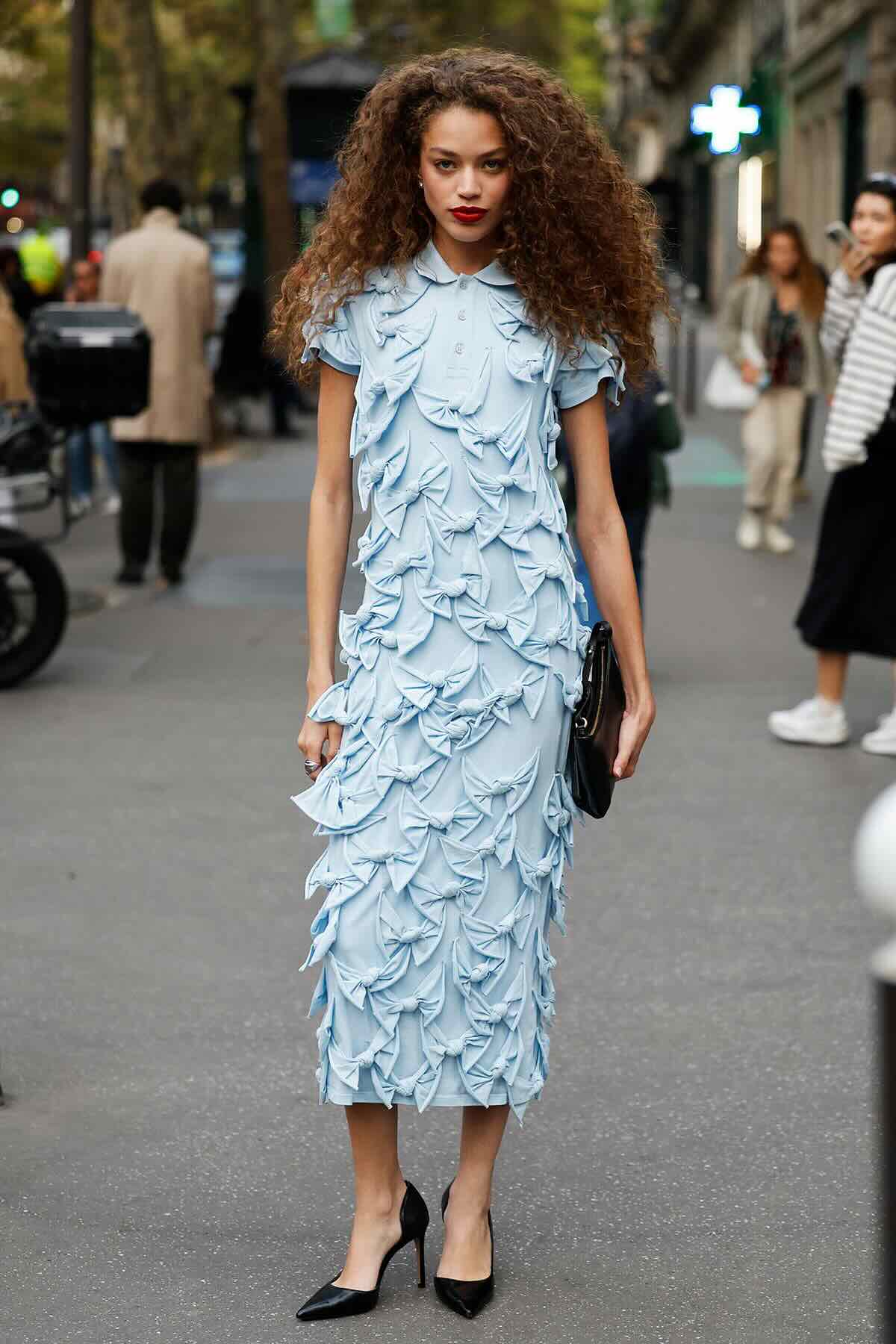 tendenze look Street style Parigi PFW sfilate primavera estate 2026 - Life&People Magazine