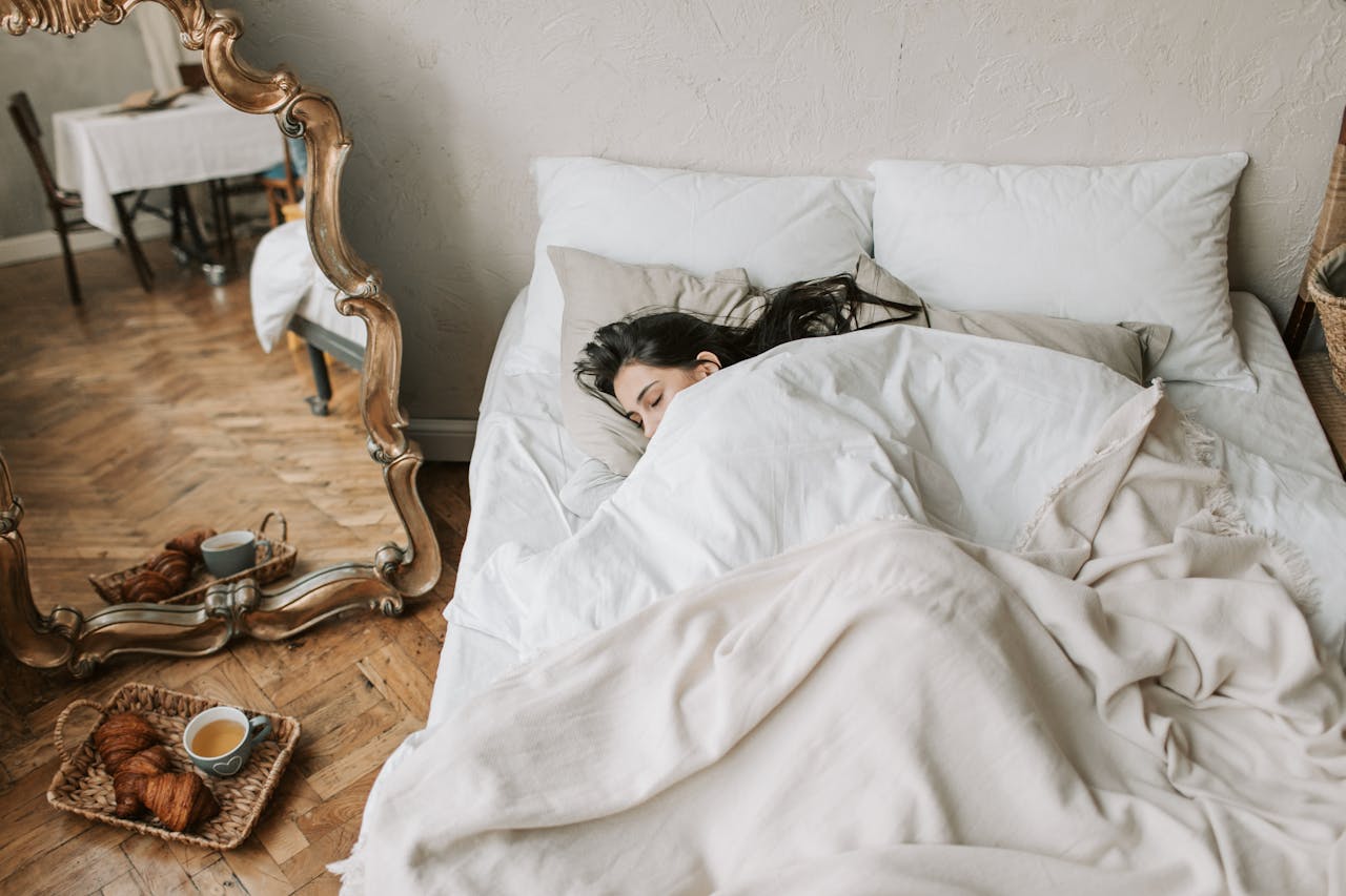 Come prevenvire rughe sonno letto - Life&People Magazine