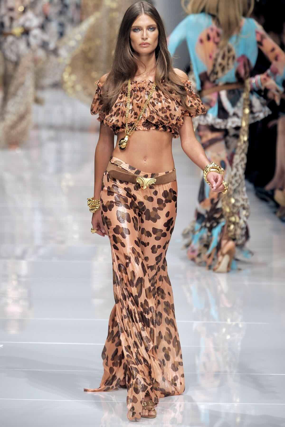 la modella durante una sfilata - Life&People Magazine