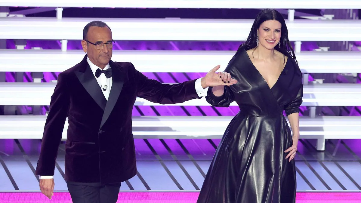look serata finale sanremo 2026 Laura Pausini Carlo Conti - Life&People Magazine