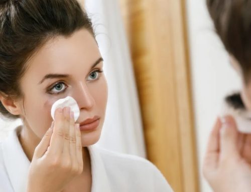 Struccarsi correttamente: come farlo bene seguendo le nuove tendenze skincare