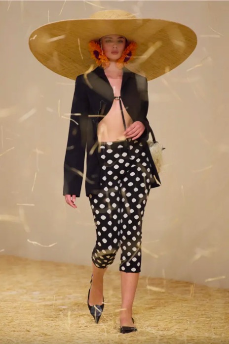 pantaloni capri jacquemus ss23 - Life&People Magazine