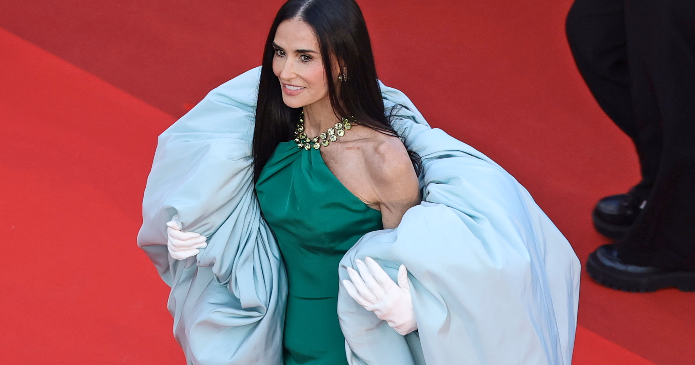 look serata finale festival cannes 2026 DEMI MOORE IN BALENCIAGA - Life&People Magazine