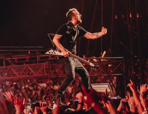 Dagli stadi alle fortezze storiche: la coreografia che accende le notti della musica live estiva