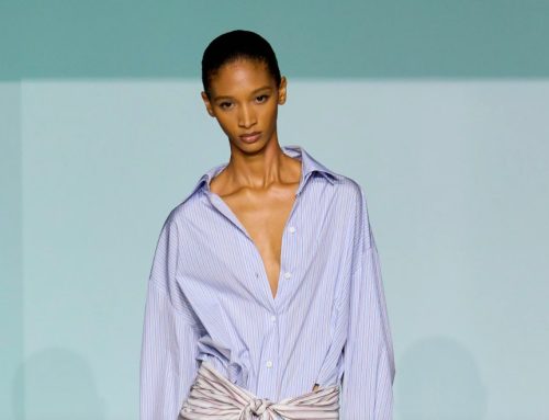 La camicia oversize marinière: l’orizzonte nautico che ridefinisce l’eleganza