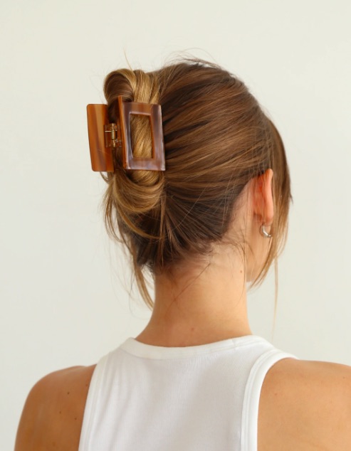 chignon a banana jaw clip - Life&People Magazine