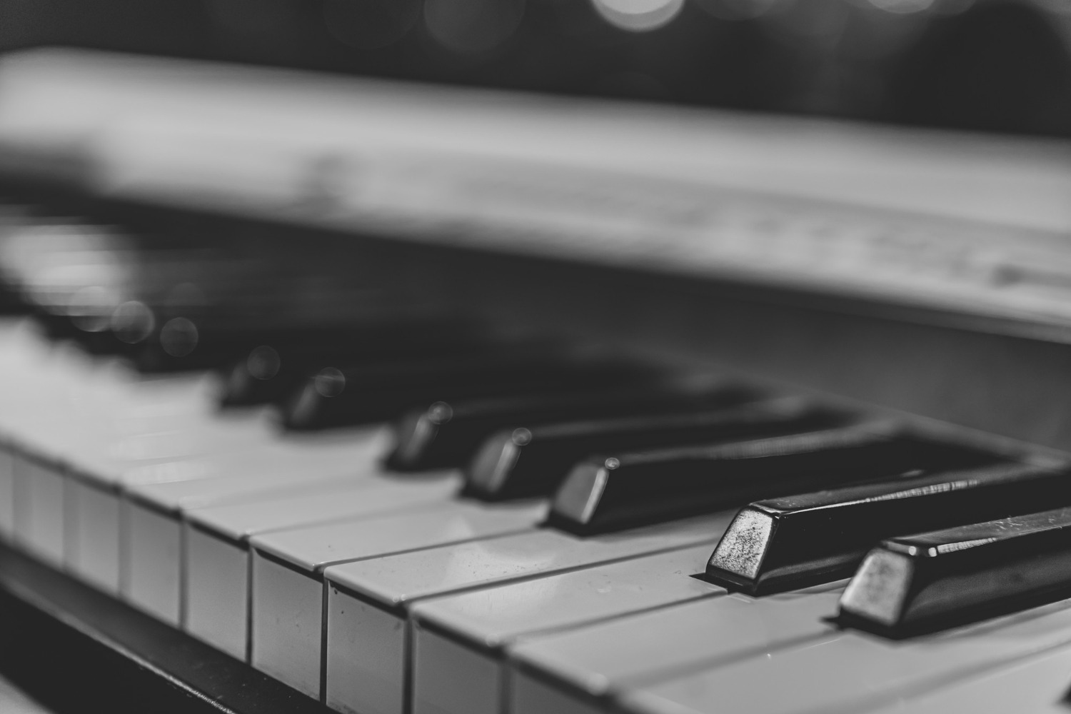 Frequenze musica ambient neoclassiche pianoforte - Life&Magazine