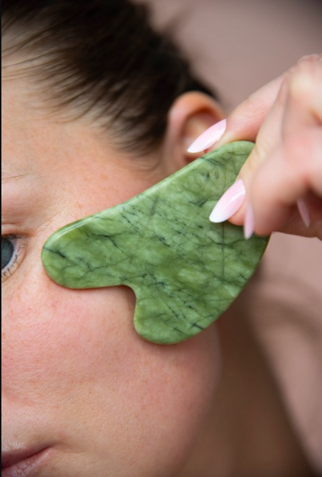 gua sha massaggio ghiaccio - Life&People Magazine