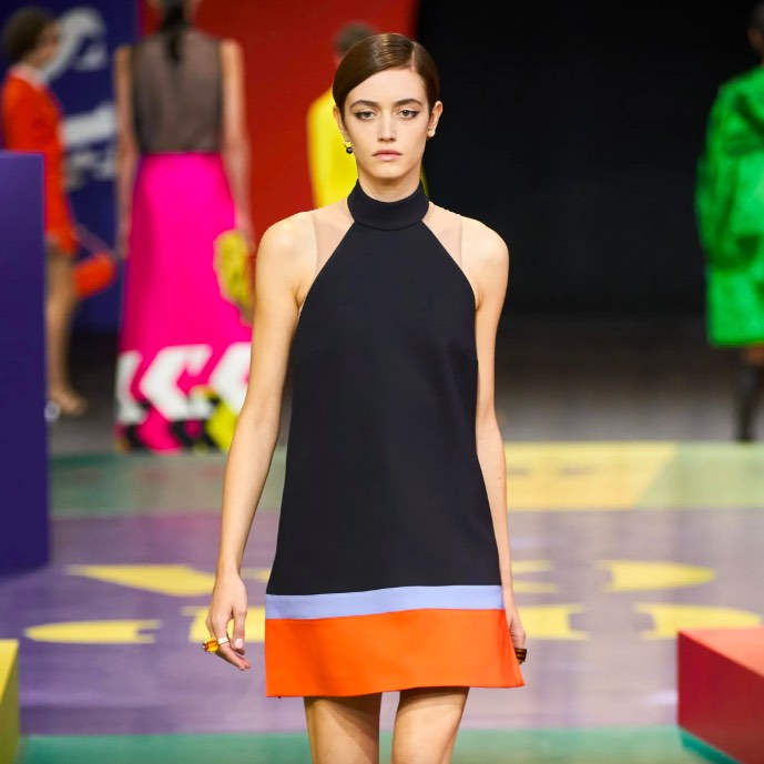 miu miu abito a trapezio 2022 - Life&People Magazine