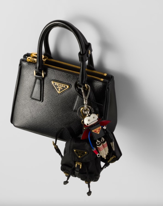 tendenze estate portachiavi robot prada - Life&People Magazine