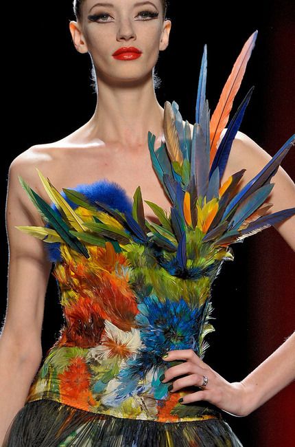 Abito piume gaultier Life&People Magazine 