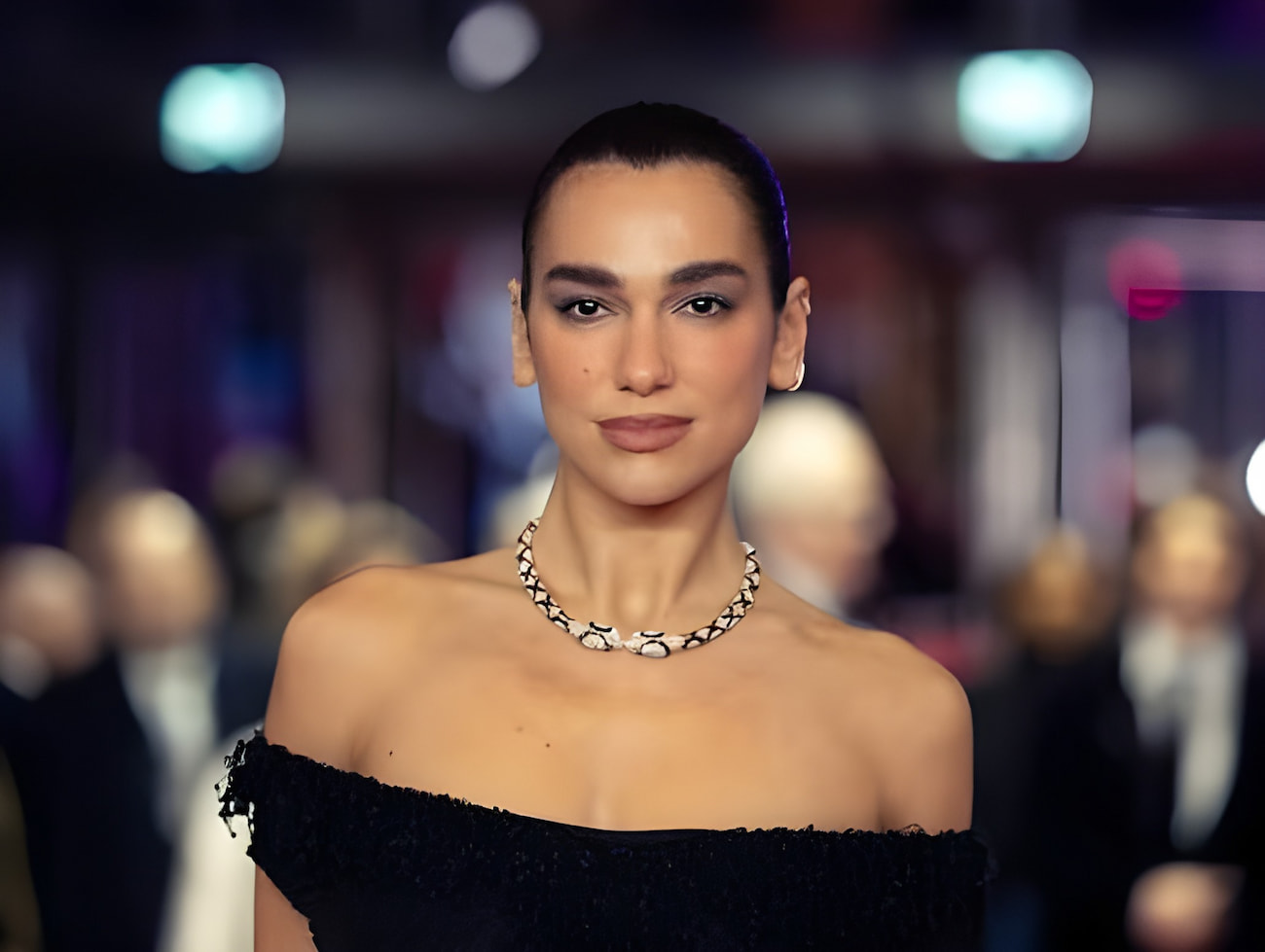 Dua Lipa - Life&People Magazine