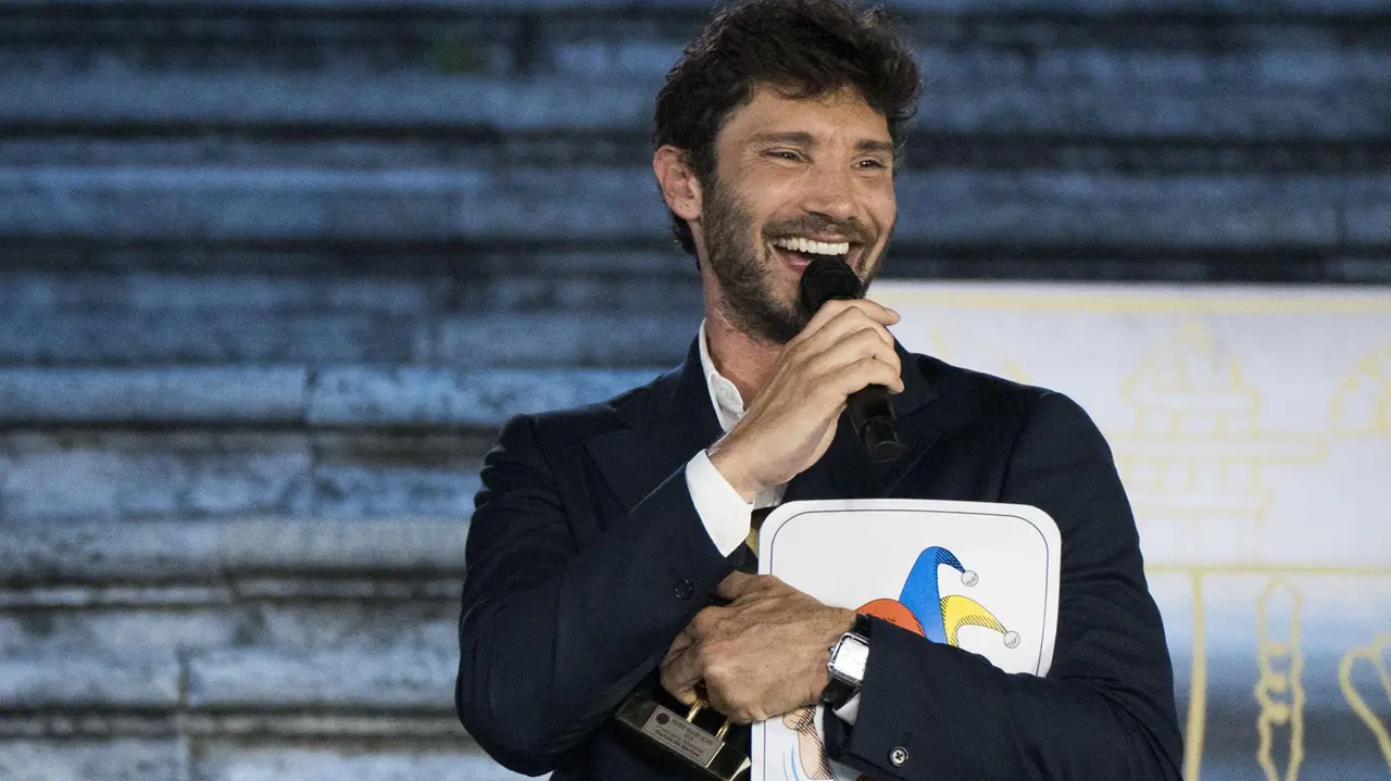 festival di sanremo 2027 anticipazioni e novit224 la nuova era targata stefano de martino da Lifeandpeople.it festival di sanremo 2027 anticipazioni e novit224 la nuova era targata stefano de martino
