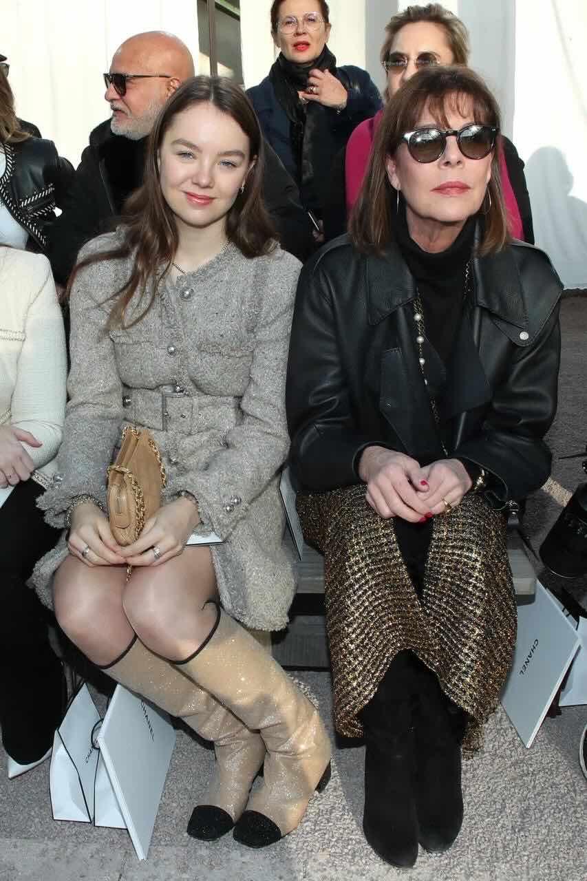 Fashion week front raw Life&People Magazine