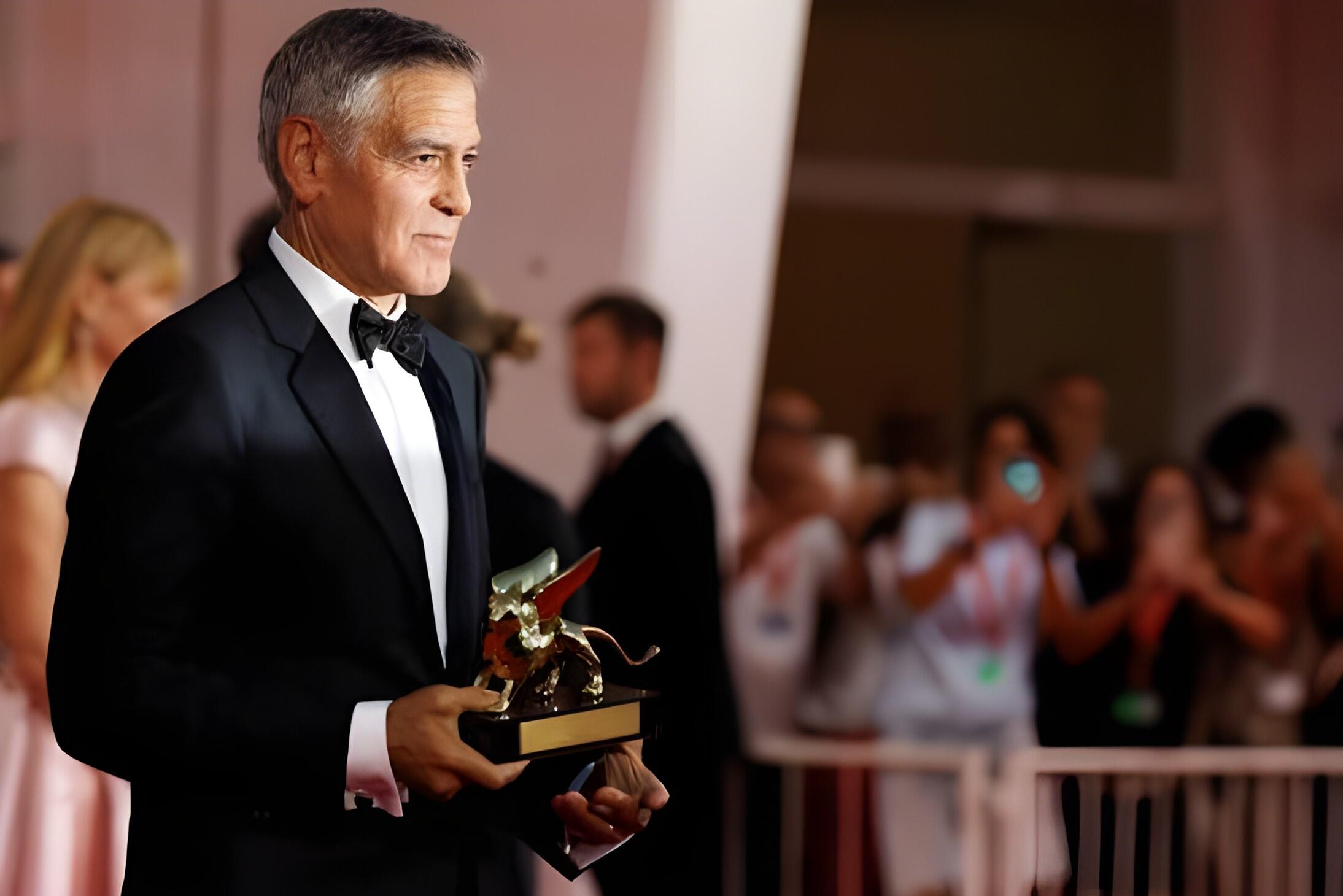 leone d8217oro a george clooney l8217incoronazione dell8217ultima icona hollywoodiana da Lifeandpeople.it leone d8217oro a george clooney l8217incoronazione dell8217ultima icona hollywoodiana