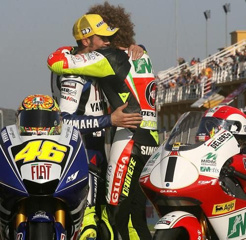 Valentino Rossi e Marco Simoncelli @Pinterest