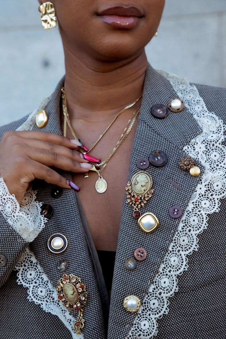 accessorio per blazer @Pinterest