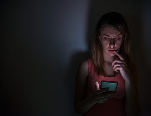 L’illusione dell’iperconnessione: perché usiamo i social senza crederci più?
